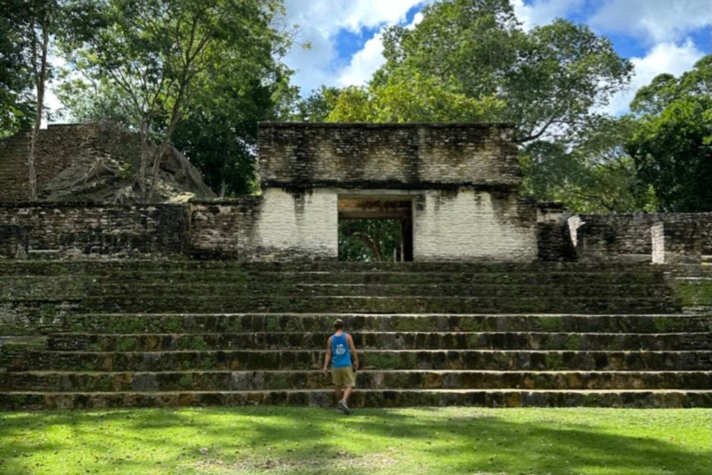 Exploring the mayan ruin in San Ignacio, Belize