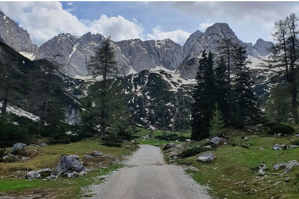 View of the path leading to Seebensee Lake in the Austrian Alps