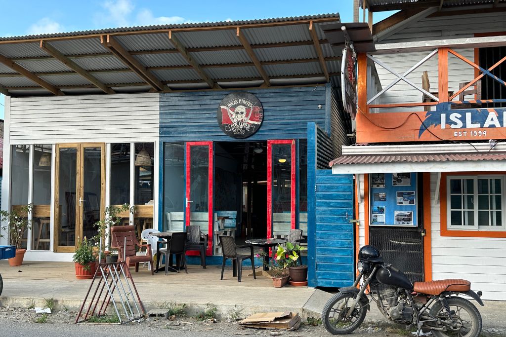 The front of the Bocas Pirates Dive Center building